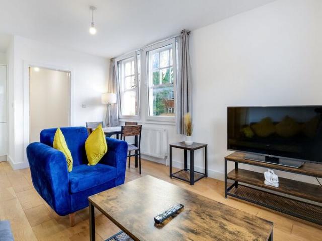 Apartment for rent in Daws Hill, Cressex