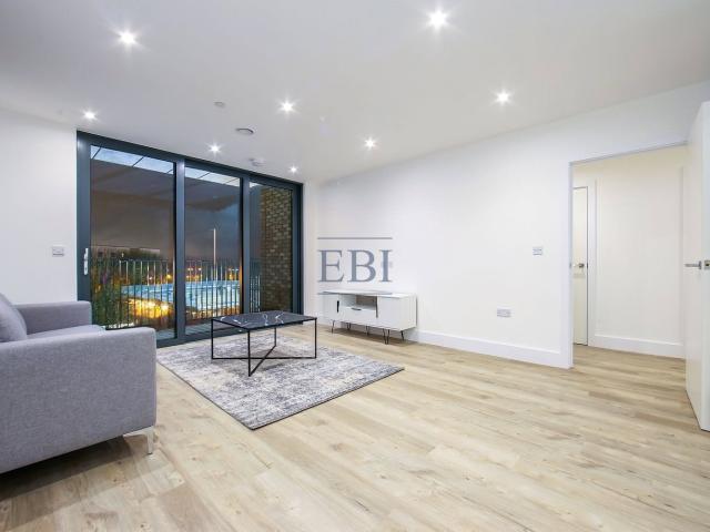 Apartment for rent in Lower Halliford, Surrey