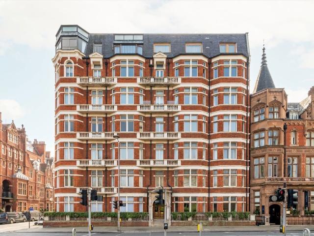 Apartment for rent in South Kensington, Greater London