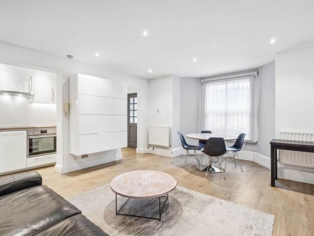 Apartment for rent in Lane, Greater London