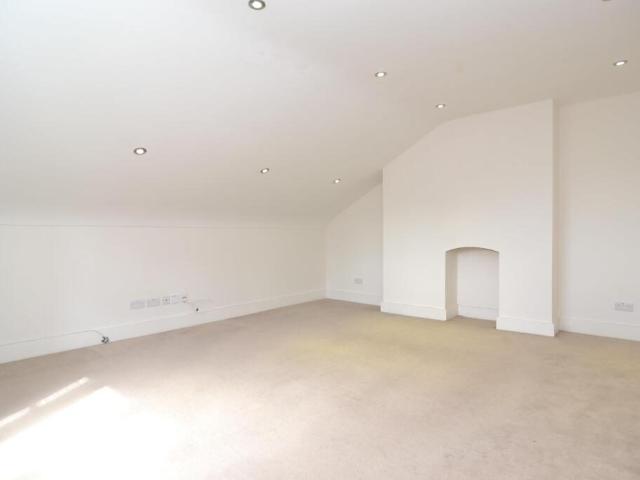 Apartment for rent in North Sheen, Greater London