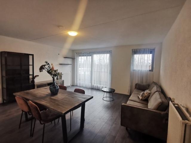 Appartement te huur in Sloten, Amsterdam