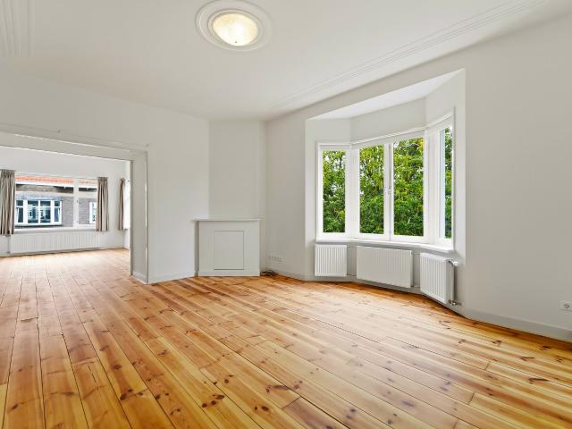 Appartement te huur in Bloemenbuurt, Zuid Holland