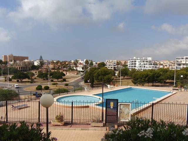 Apartamento en alquiler en Residencia El Cortijo, Orihuela