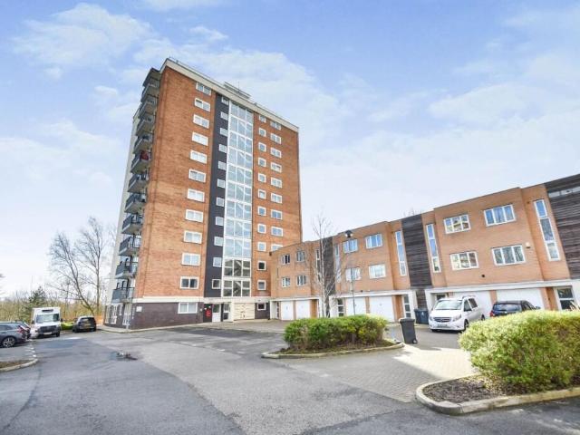 Apartment for rent in Higher Blackley, Georgia