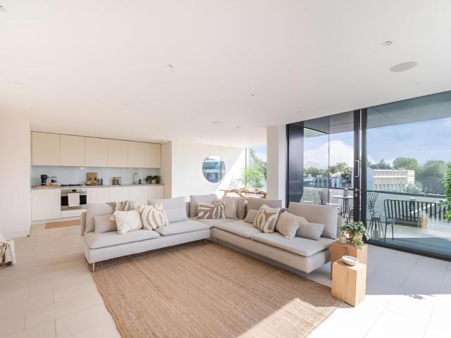 Apartment for rent in Chalk Farm, Greater London