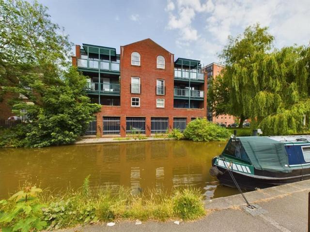 Apartment for rent in Newtown, Two Mills