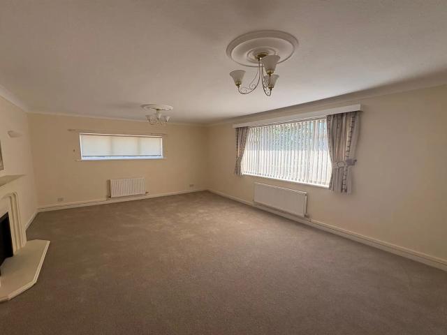 Apartment for rent in Tricketts Cross, Ferndown