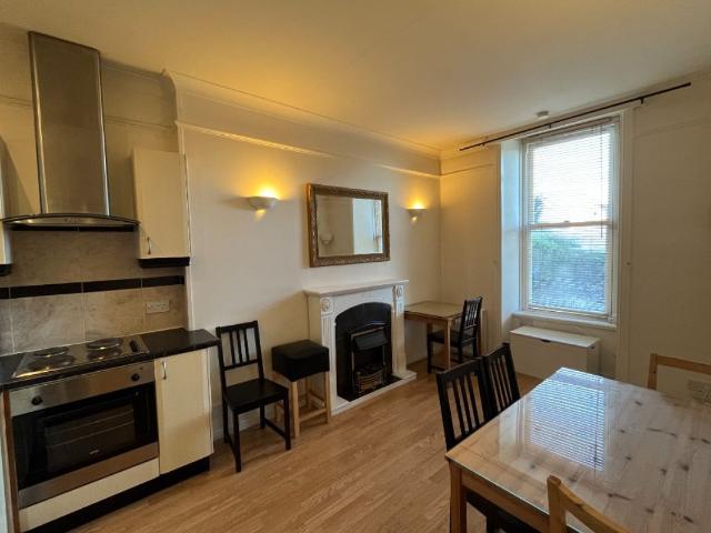 Apartment for rent in Lorne, Leith