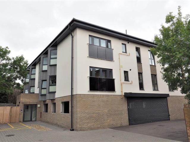 Apartment for rent in Loughton, Epping Forest