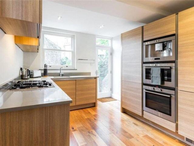 Apartment for rent in Earl's Court, Greater London