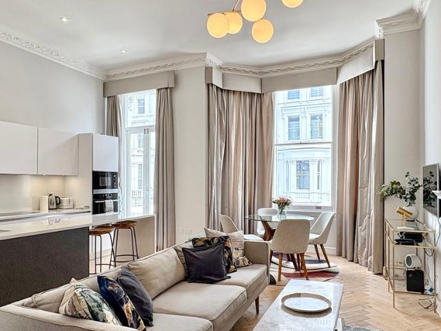 Apartment for rent in Earl's Court, Greater London