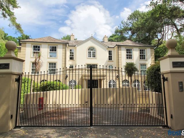 Apartment for rent in Canford Cliffs, Poole