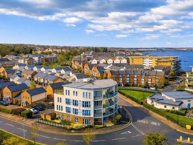 Apartment for rent in Monks Orchard, Kent