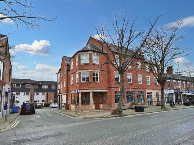 Apartment for rent in Alderley Edge