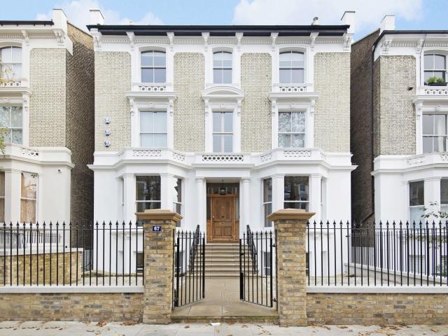 Apartment for rent in North Kensington, Greater London
