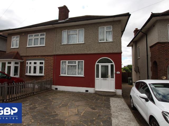 Apartment for rent in Collier Row, Greater London