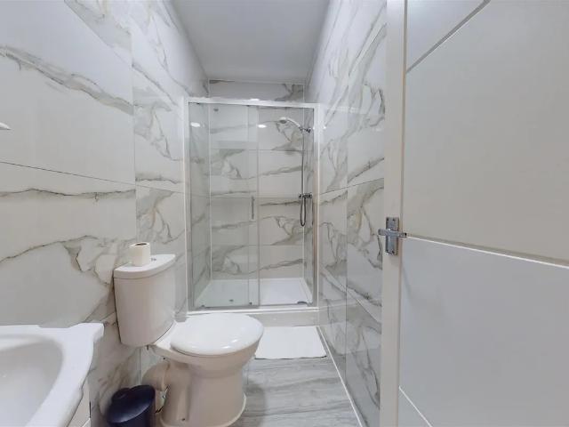 Apartment for rent in Mapesbury, Greater London