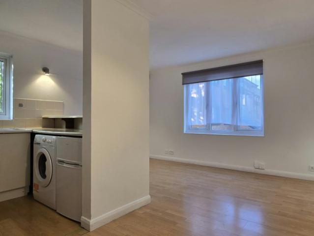 Apartment for rent in Carterhatch, Greater London