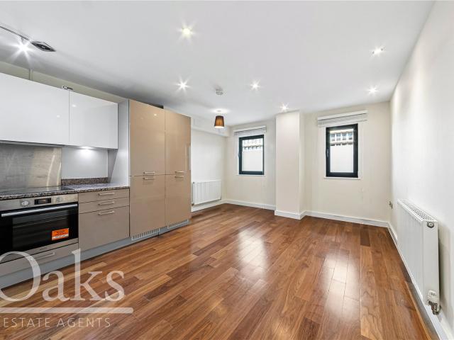 Apartment for rent in London Borough of Croydon, Waddon