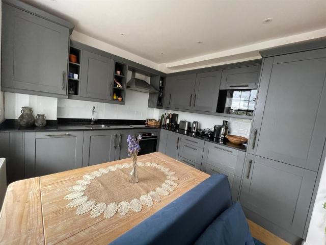 Apartment for rent in Chalk Farm, Greater London