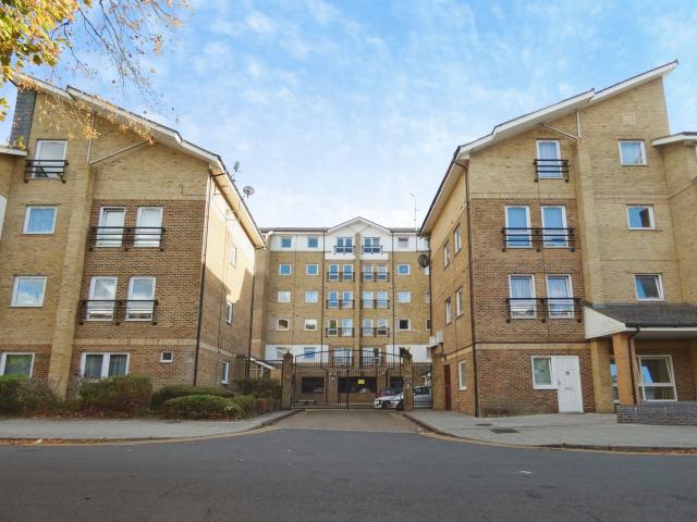 Apartment for rent in London Borough of Sutton, Greater London