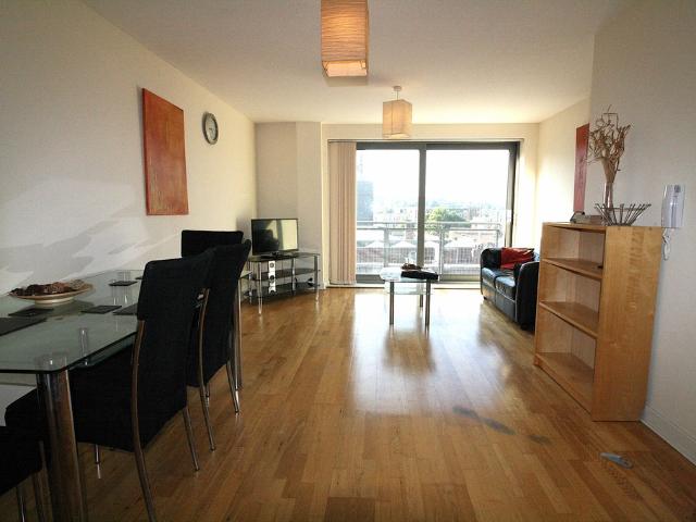 Apartment for rent in Street, Somerset