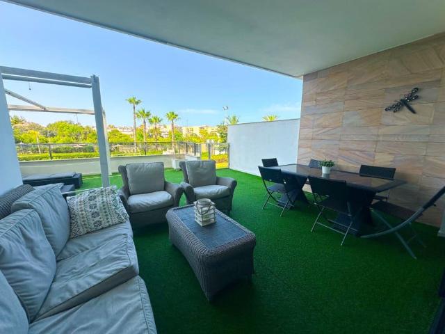 Apartamento en alquiler en Mil Palmeras, el Baix Segura / La Vega Baja