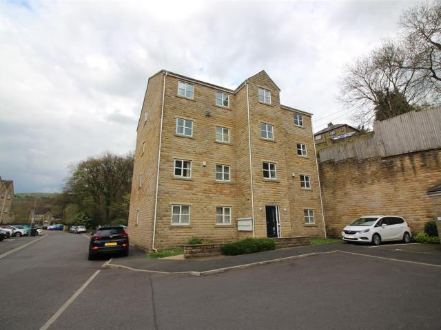 Apartment for rent in Luddendenfoot, West Yorkshire