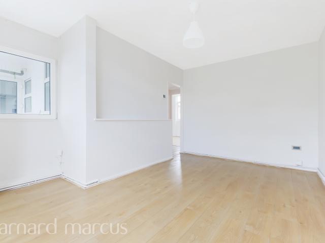 Apartment for rent in Southfields, Greater London