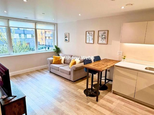 Apartment for rent in New Southgate, Greater London