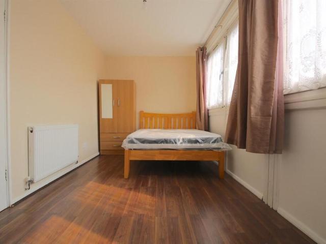 Apartment for rent in Longnor Estate, Mile End