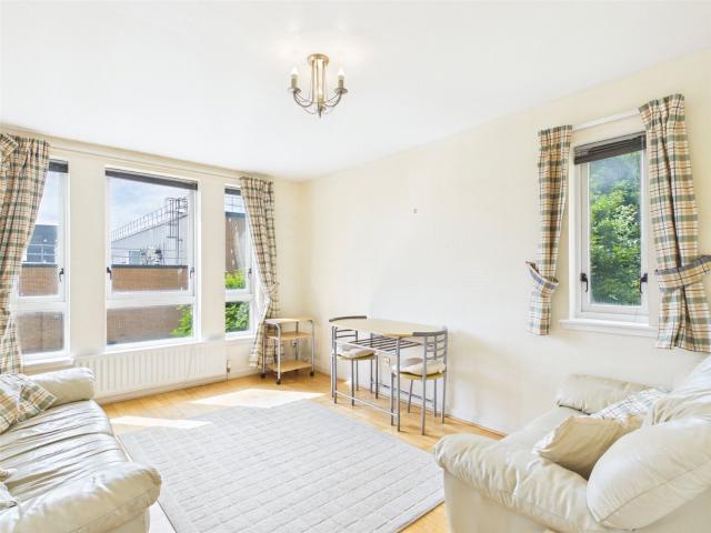 Apartment for rent in Meadowbank, Scotland
