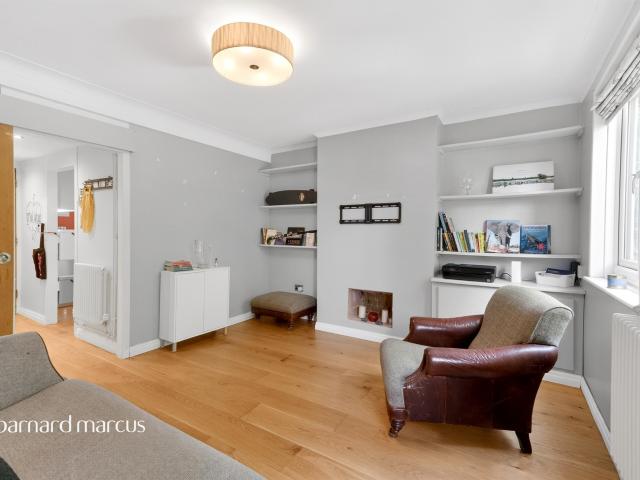 Apartment for rent in Mortlake, Greater London