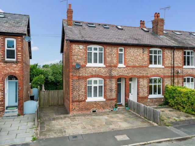 Apartment for rent in Alderley Edge