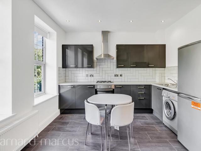 Apartment for rent in Carshalton Beeches, Greater London