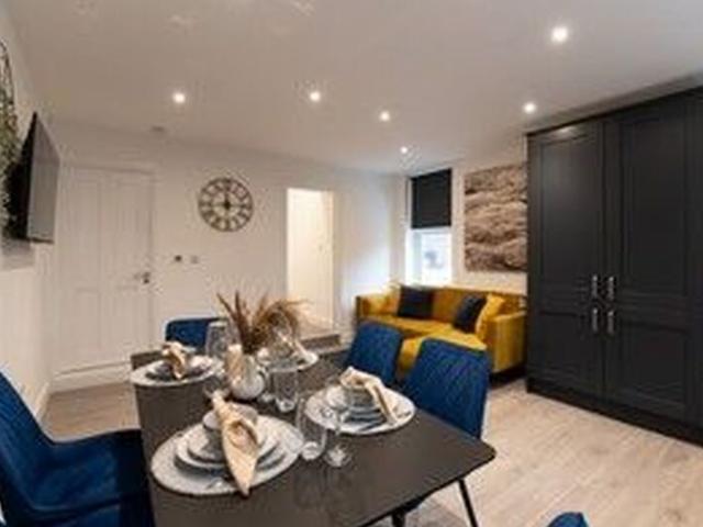 Apartment for rent in Woodside Park, Greater London