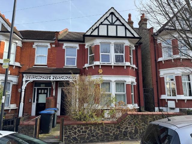 Apartment for rent in New Southgate, Greater London