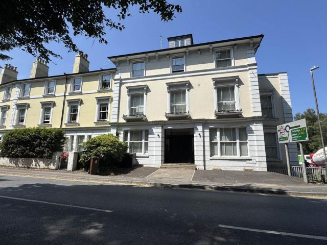 Apartment for rent in Broadwater Down, Sandown Park