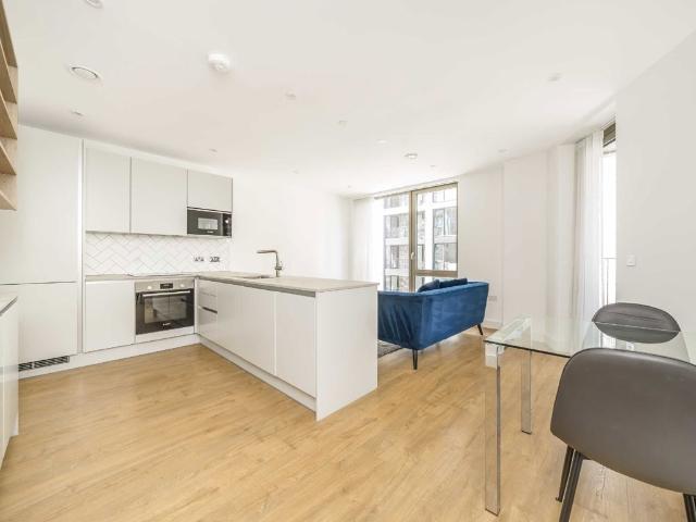Apartment for rent in Aberfeldy Village, Blackwall