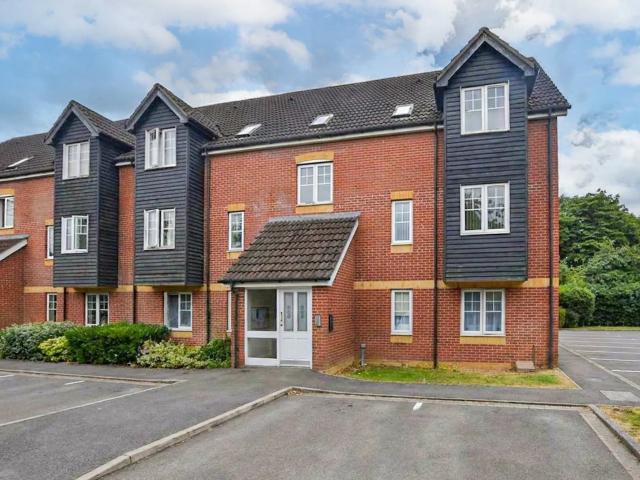 Apartment for rent in Enborne, West Berkshire