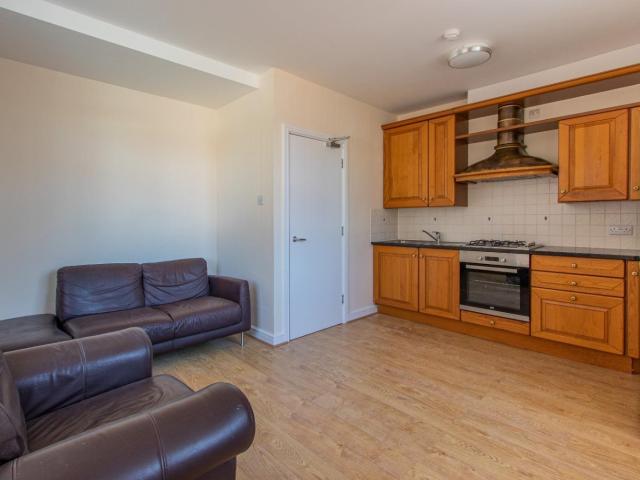 Apartment for rent in Penylan, Falcon Lodge