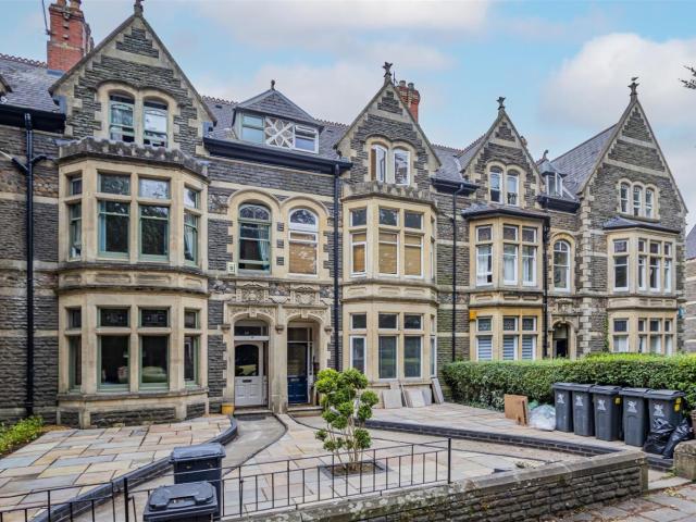 Apartment for rent in Plasnewydd, Falcon Lodge