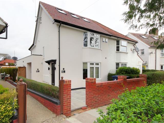 Apartment for rent in London Borough of Ealing, Park Royal