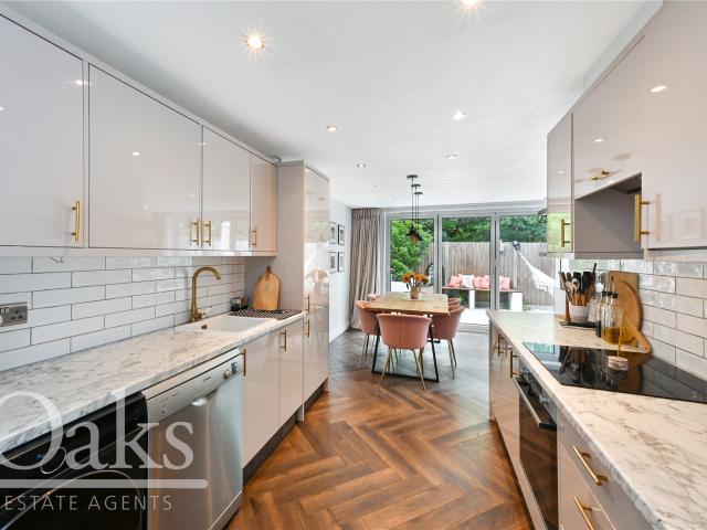 Apartment for rent in London Borough of Croydon, Addiscombe