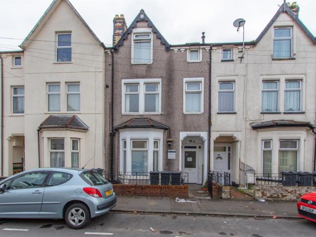 Apartment for rent in Plasnewydd, Falcon Lodge