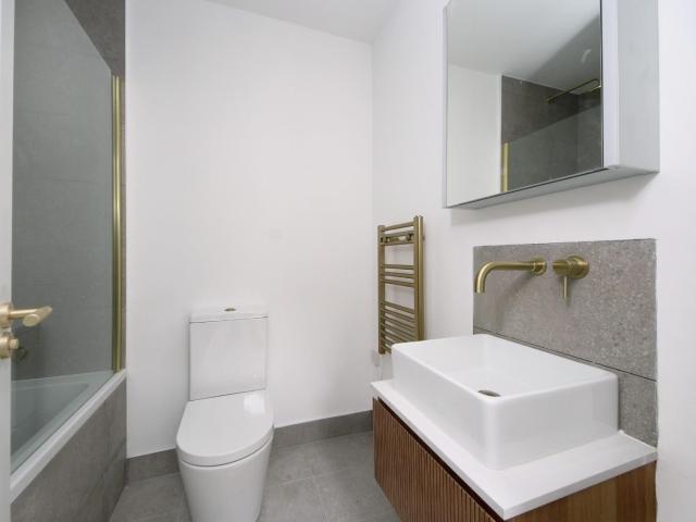 Apartment for rent in London Borough of Ealing, Greater London