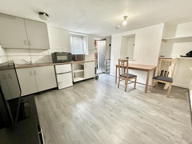 Apartment for rent in Osmondthorpe, West Yorkshire
