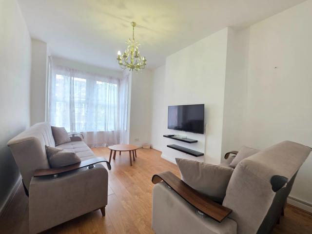 Apartment for rent in Mapesbury, Greater London