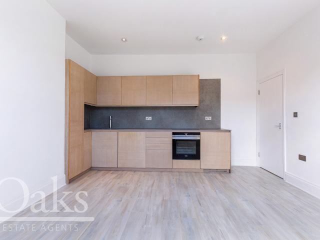 Apartment for rent in London Borough of Croydon, Addiscombe